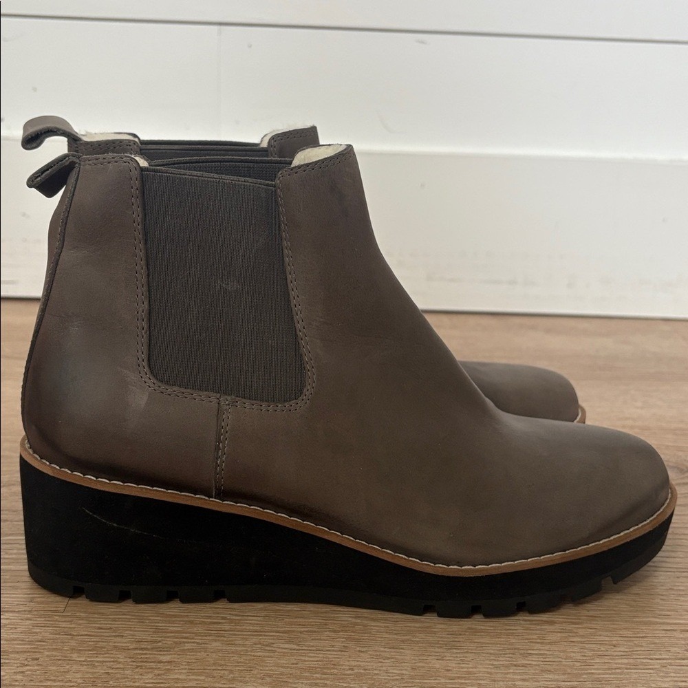 Eileen Fisher Shearling Lined Chelsea Wedge Ankle Boots Size 10 - Picture 3 of 16